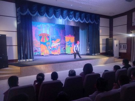 Teatrimizda 13-mart kuni "99-Tillo tanga" spektakli namoyish etildi