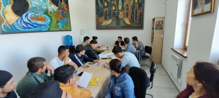 Bolgar dramaturgi Pancho Panchev asari asosida sahnalashtirilayotgan yangi "To?rt egizak" spektakli ustida ish jarayonlari boshlandi.