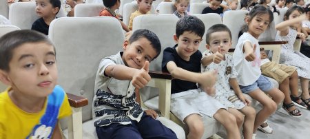 joriy yil 13-avgust kuni "Qichqir xo'roz" spektakli namoyish etildi.